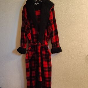 Alexander Del Rossa Cozy  Red and Black Checkered Plaid Women's Maxi Hoodie Robe